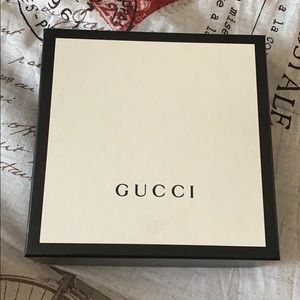 Women Gucci belt